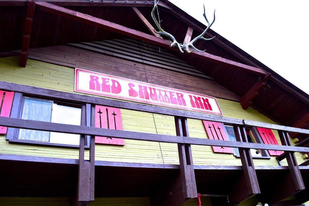 Red Shutter Inn Rossland Exterior photo